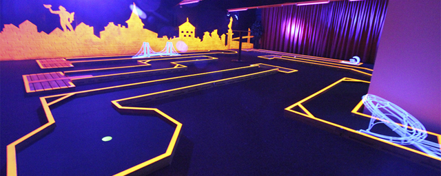 Minigolf i blacklight