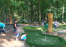 Spindelnät på ett hål i  Hexengolf