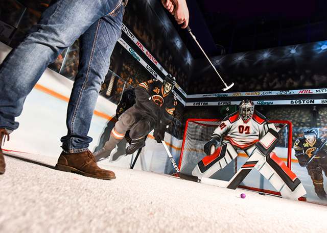 Hockey hinder på Mall of Scandinavias äventyrsgolf