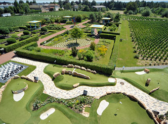 Overview of the adventure golf